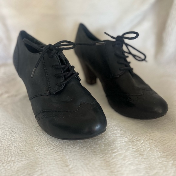 Fossil Black Heels Timeless Oxford Style - Picture 1 of 4